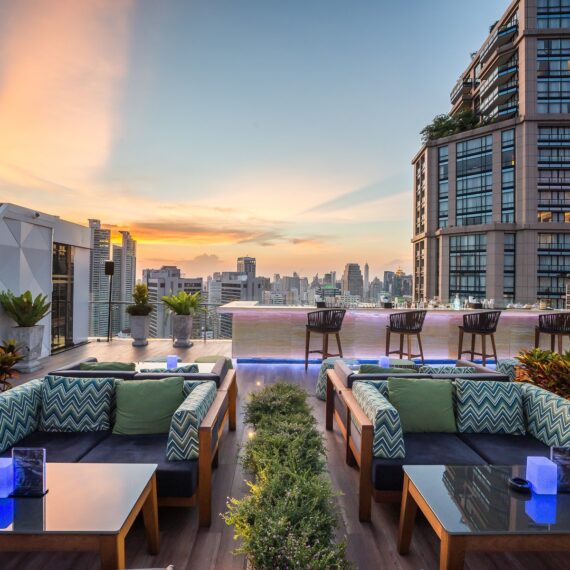 Skyview Hotel Sukhumvit Soi 24 Staycation