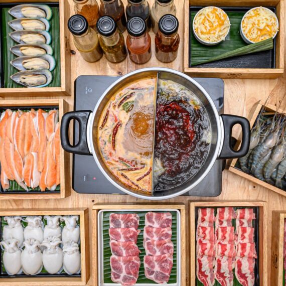 Whale Jaidee Kaset-Navamin