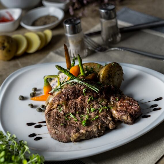 Cloud 19 Panwa Eatery and Beach Bar (Phuket)