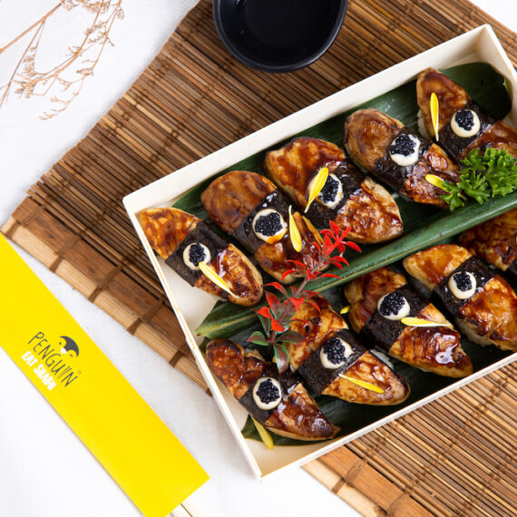 Penguin Eat Shabu Saphan Khwai