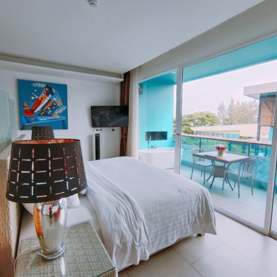 Beach Walk Boutique Resort Staycation (Chonburi)