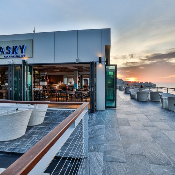 Vanilla Sky Bar & Gastro Pub by Cape Sienna (Phuket)