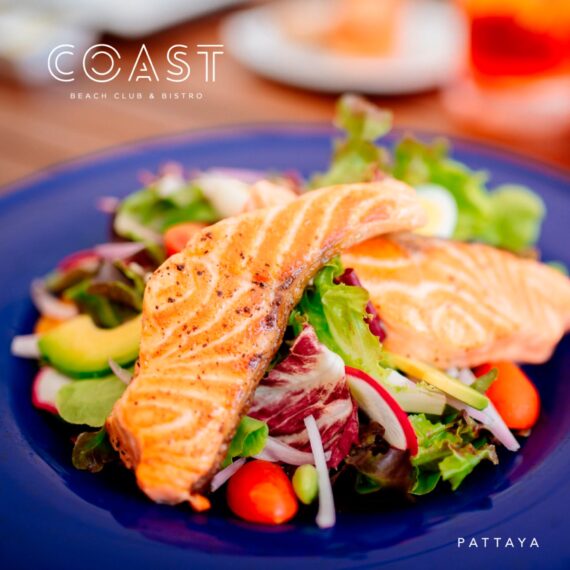 COAST Beach Club & Bistro at Centara Grand Mirage (Pattaya)