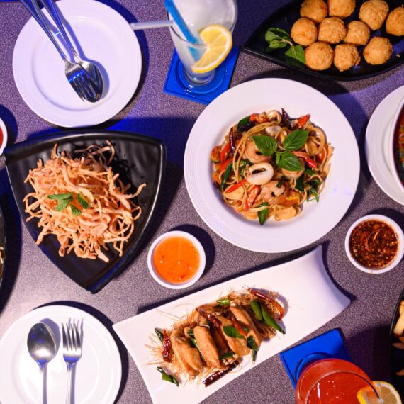 Blu-O Rhythm & Bowl Major Pinklao (Karaoke)