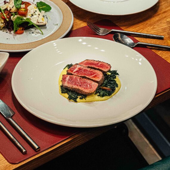 Vinifera Wine Bar & Restaurant