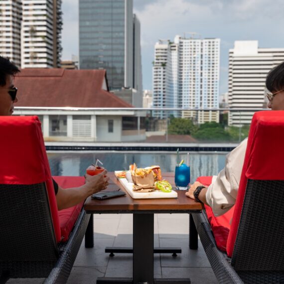 Pool Bar by Maitria Mode Sukhumvit 15