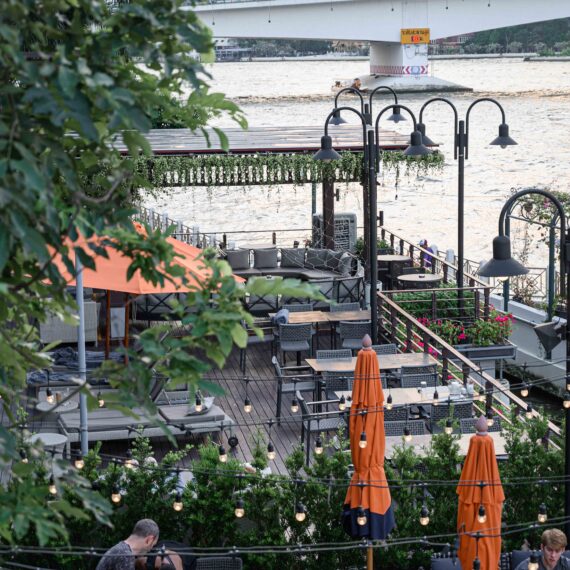 Babble and Grill at Riva Surya Bangkok