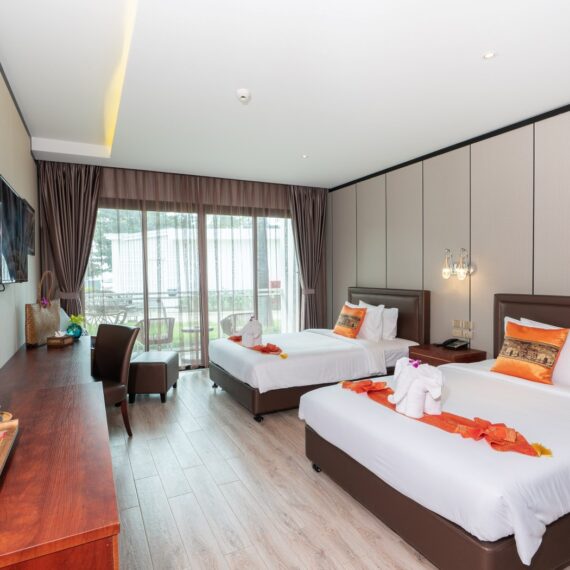 เอมิ dine in