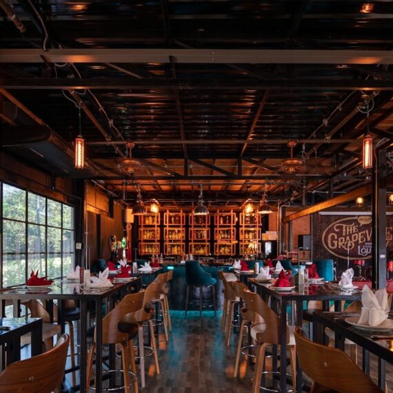 The Grapevine Lounge (Phuket)