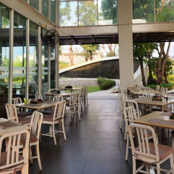 Booster The Idle Hotel & Residence