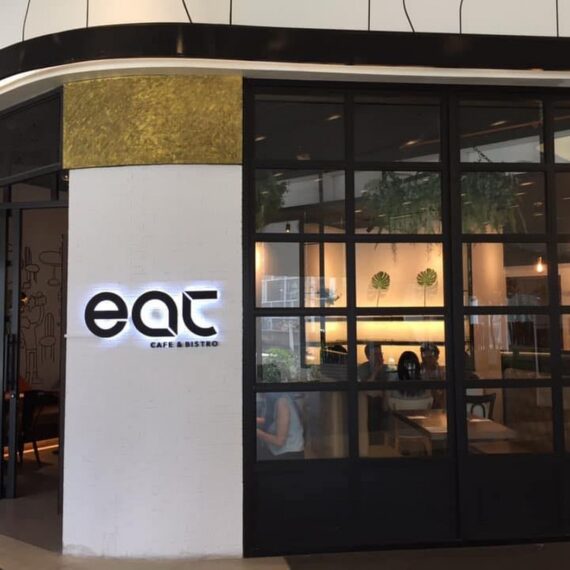 EAT Cafe & Bar