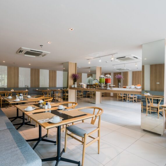 Kinnaree Restaurant at Rattanachol Hotel (Chonburi)