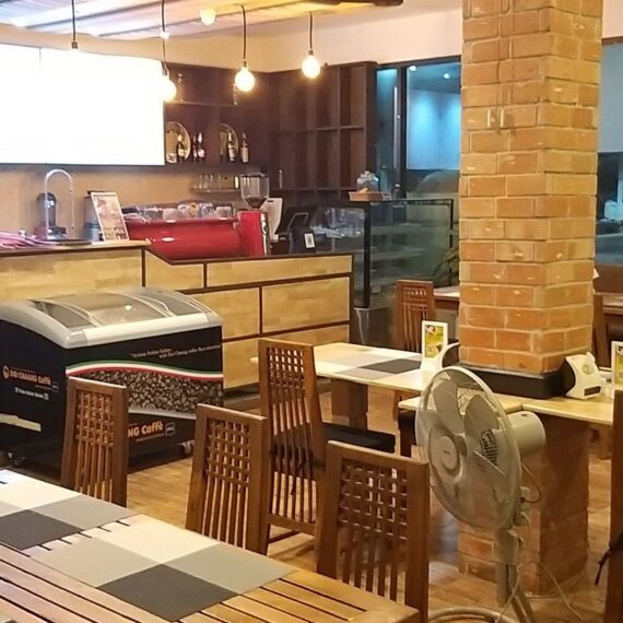 Window on Karon Cafe (Phuket)