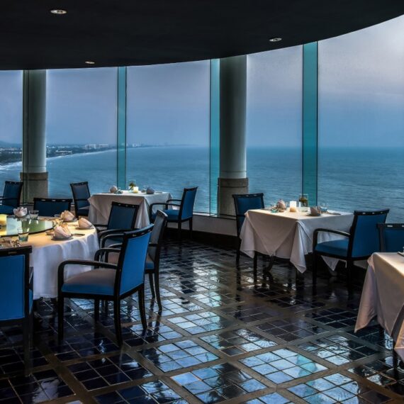 White Lotus Restaurant and Rooftop at Hilton Resort & Spa (Hua Hin)