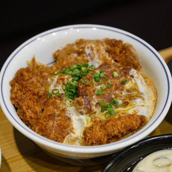 Katsuya Gateway Ekamai