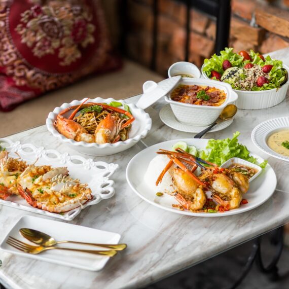 Casa De' Tea Cafe and Restaurant (Suphan Buri)