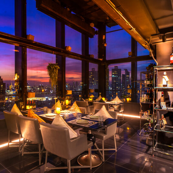 SkyWine Bar Skyview Hotel