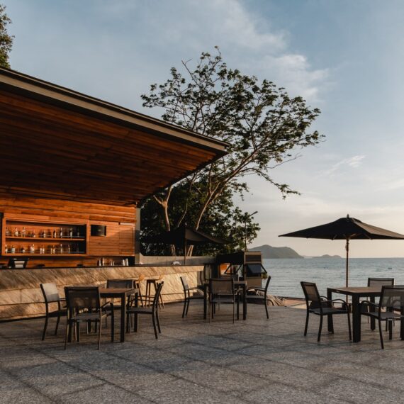 BEACHSIDE BAR บีชไซด์ บาร์ @ MASON