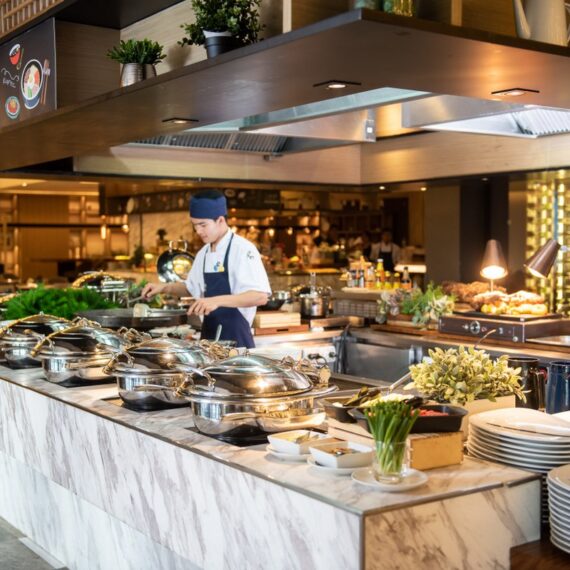 Food Exchange Restaurant at Novotel Bangkok Sukhumvit 20