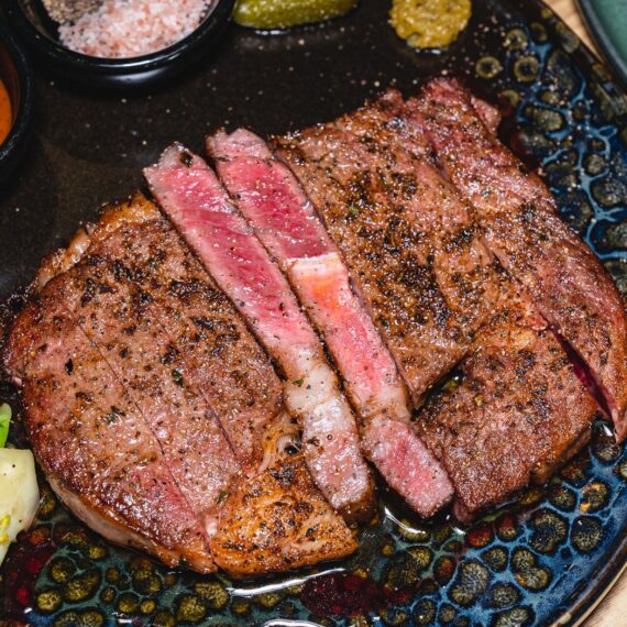 Vela - Low&Slow Cooked Phet Kasem