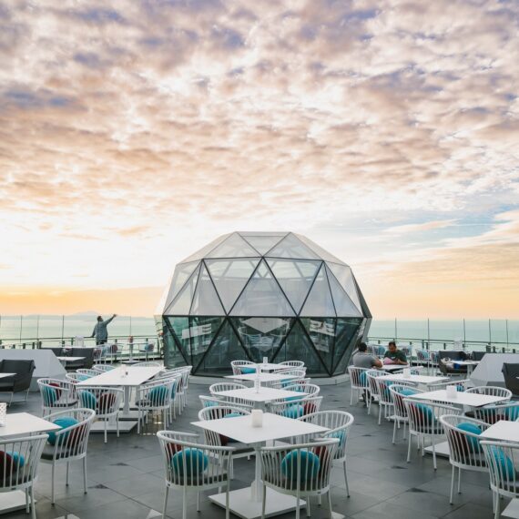 The Sky 32 at Grande CentrePoint Hotel (Pattaya)