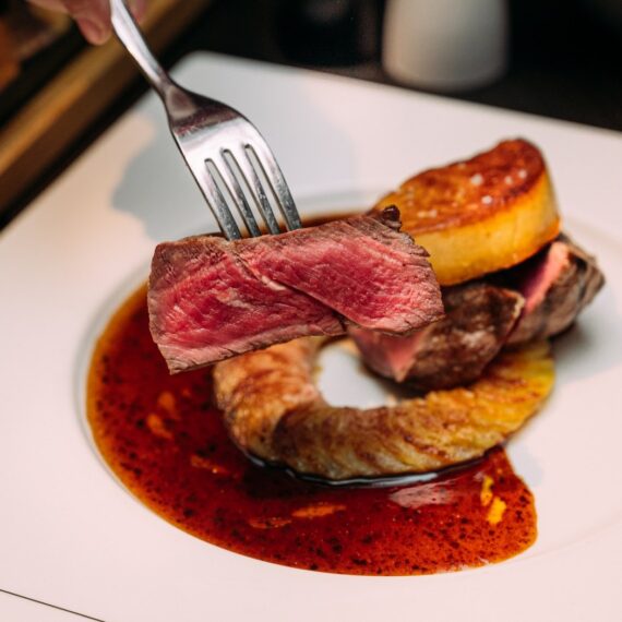 RIB ROOM & BAR Steakhouse The Landmark Bangkok