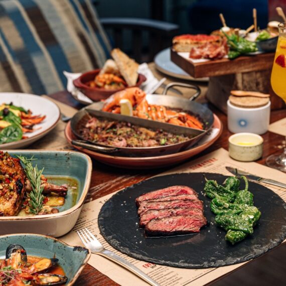 UNO MAS at Centara Grand Central World