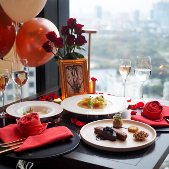 Medinii Panorama Restaurant (35th floor) at The Continent Boutique Hotel Bangkok Sukhumvit