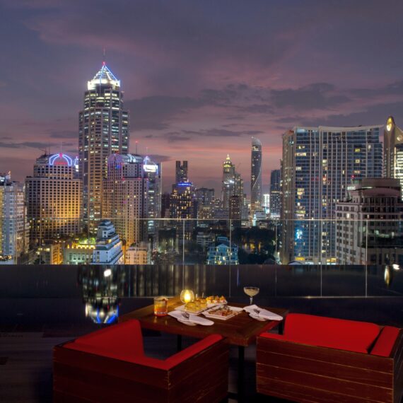 RedSquare Rooftop Bar at Novotel Bangkok Sukhumvit 4