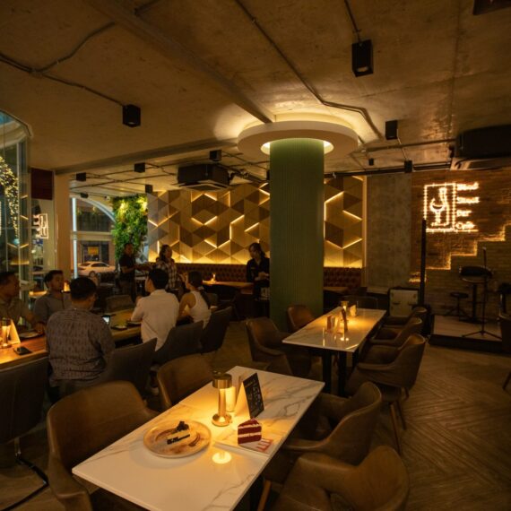 Bond Street Bar Café