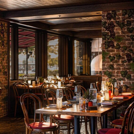 Alberto’s Pizzeria & Trattoria Novotel Bangkok Future Park Rangsit