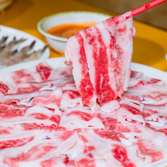 Manee Me More Fashion Island