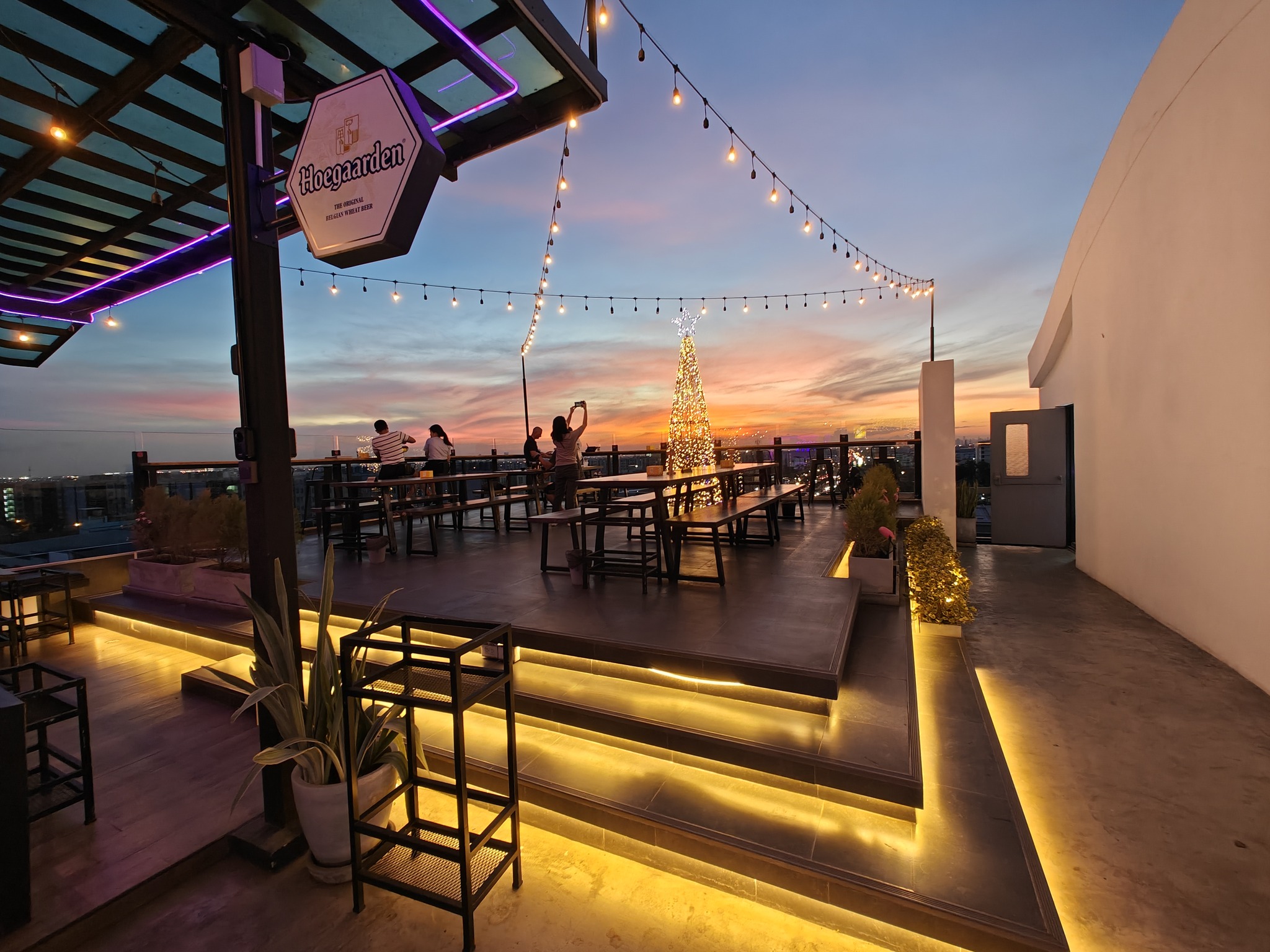 Ruenglalynn Skybar Rooftop