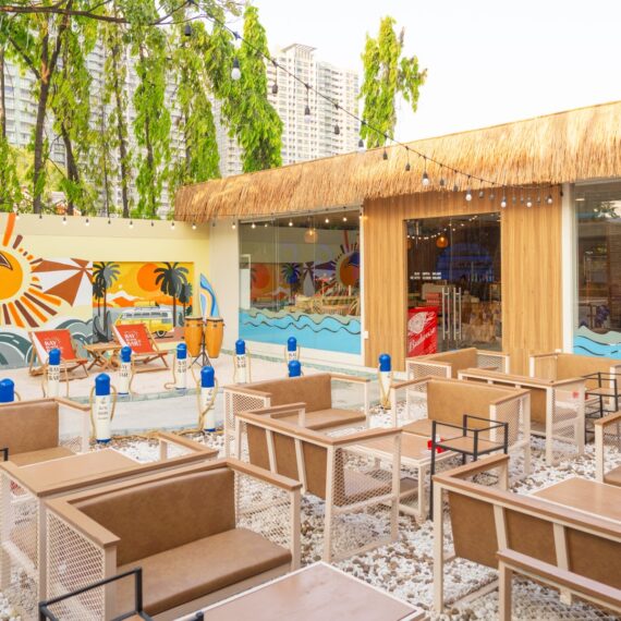 BAY beach bar & cafe