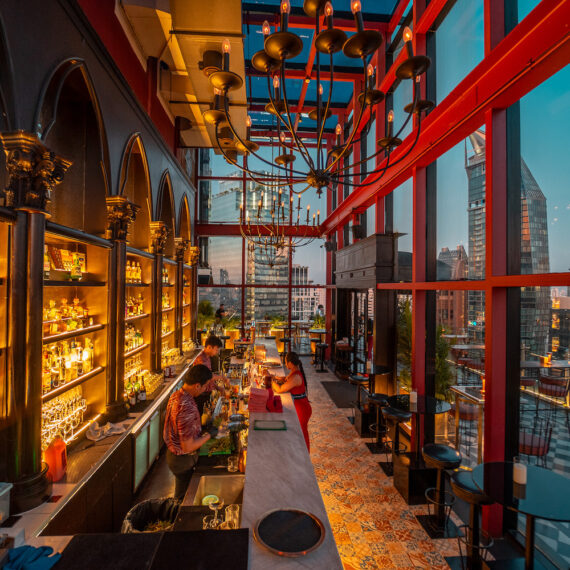 Mojjo Rooftop Lounge & Bar Skyview Hotel