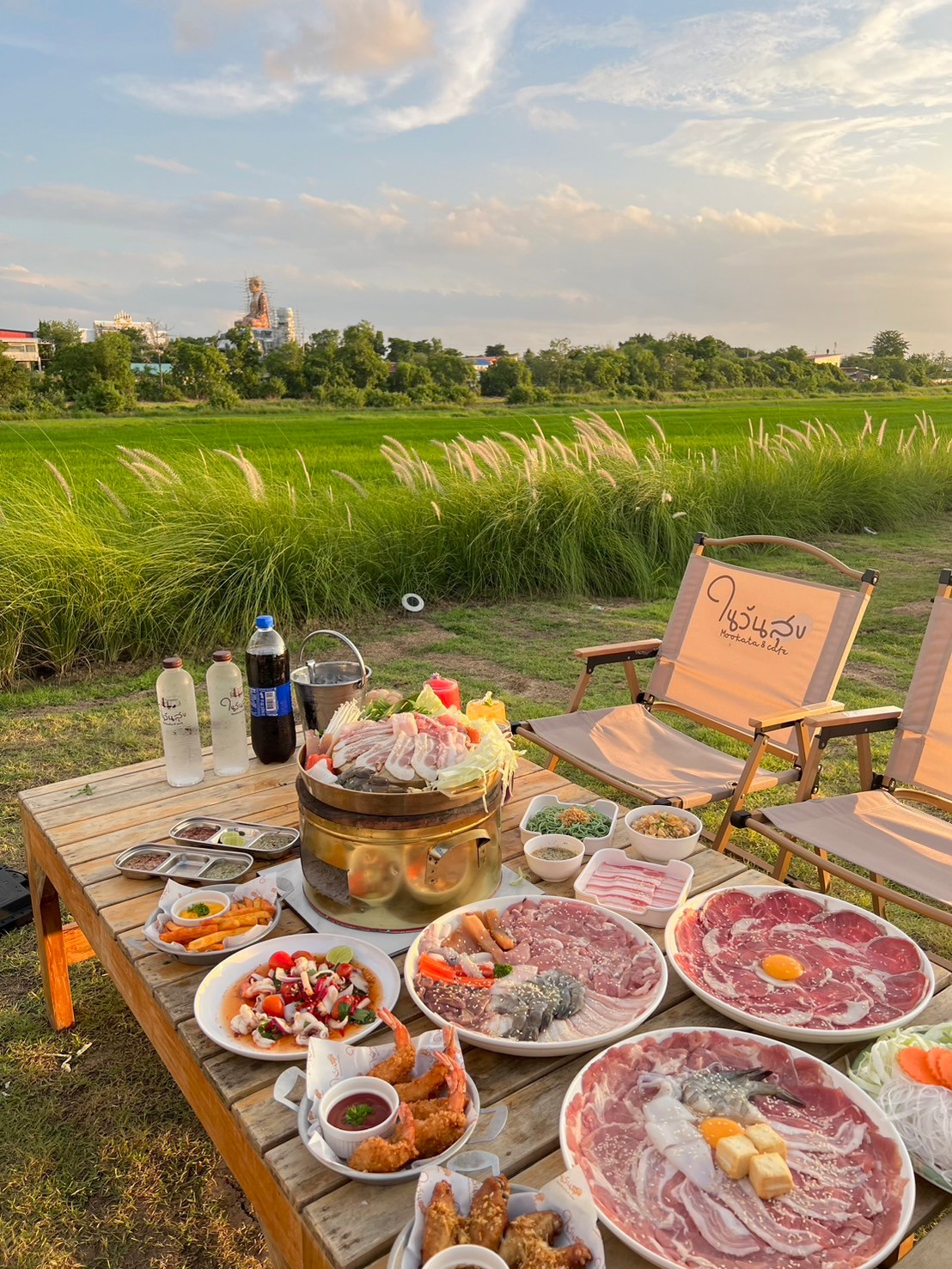 Naiwansook Mookata & Café