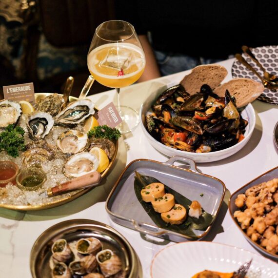 The Oyster bar x Ramkhamhaeng 164