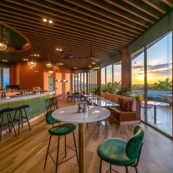 Mingle Eatery and Poolside (Phuket)