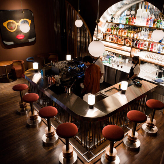 Open Bar l Public House Sukhumvit 31 Hotel