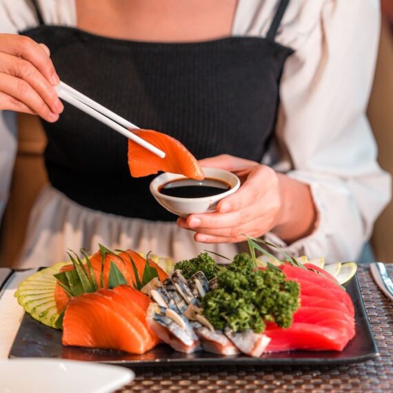 The Brasserie l Holiday Inn Bangkok Silom