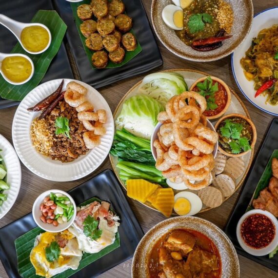 Tong Tem Toh Muang Thong Thani