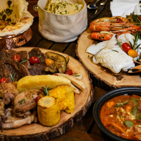 SEASONS Eatery Bar Poolside at NH Bangkok Sukhumvit Boulevard