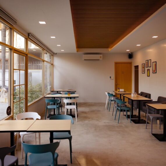 Than Rice Bowl & Coffee Eakkamai 12