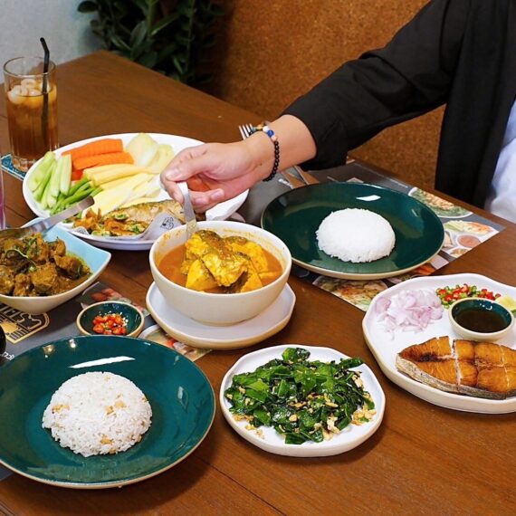 Na Krua - Thai Cuisine Ros Mue Mae