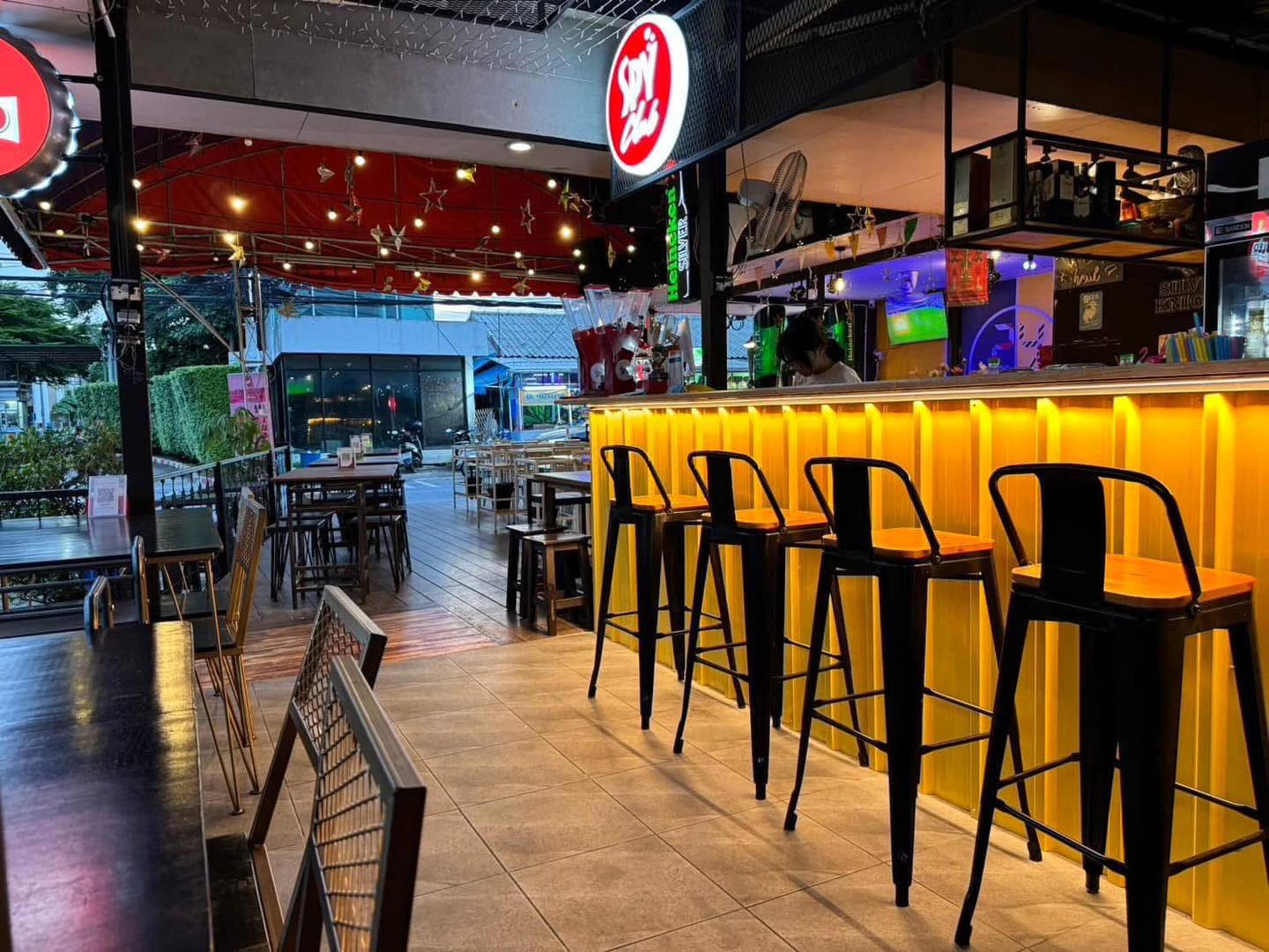 24 Twenty-Four Food & Beverage