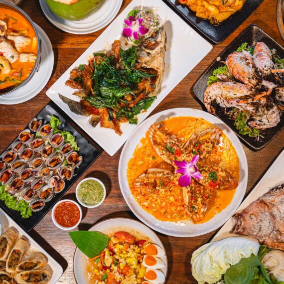 Lannua Zaab In The Garden