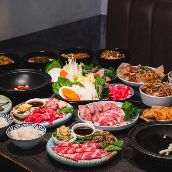 HANJI Taiwanese Hot Pot Sala Daeng