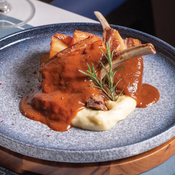 ONE7 Restaurant and Bar