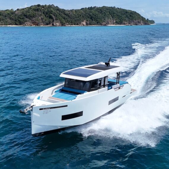 Flow Yacht Club (Phuket)