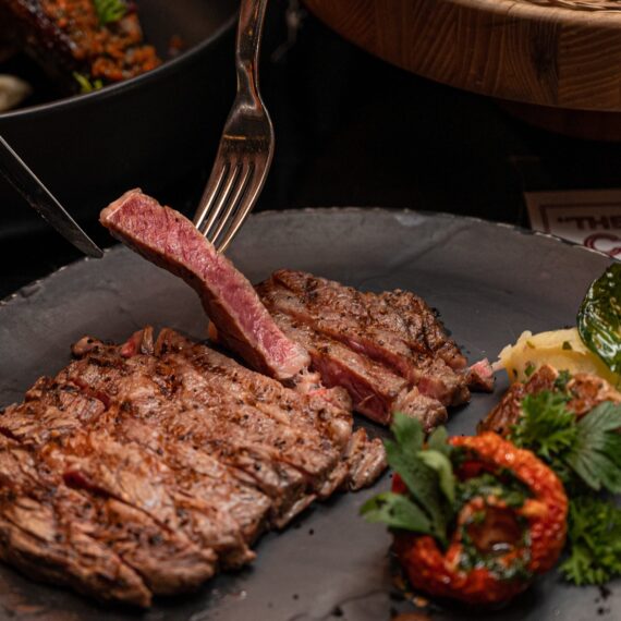 The District Grill Room & Bar Bangkok Marriott Hotel Sukhumvit